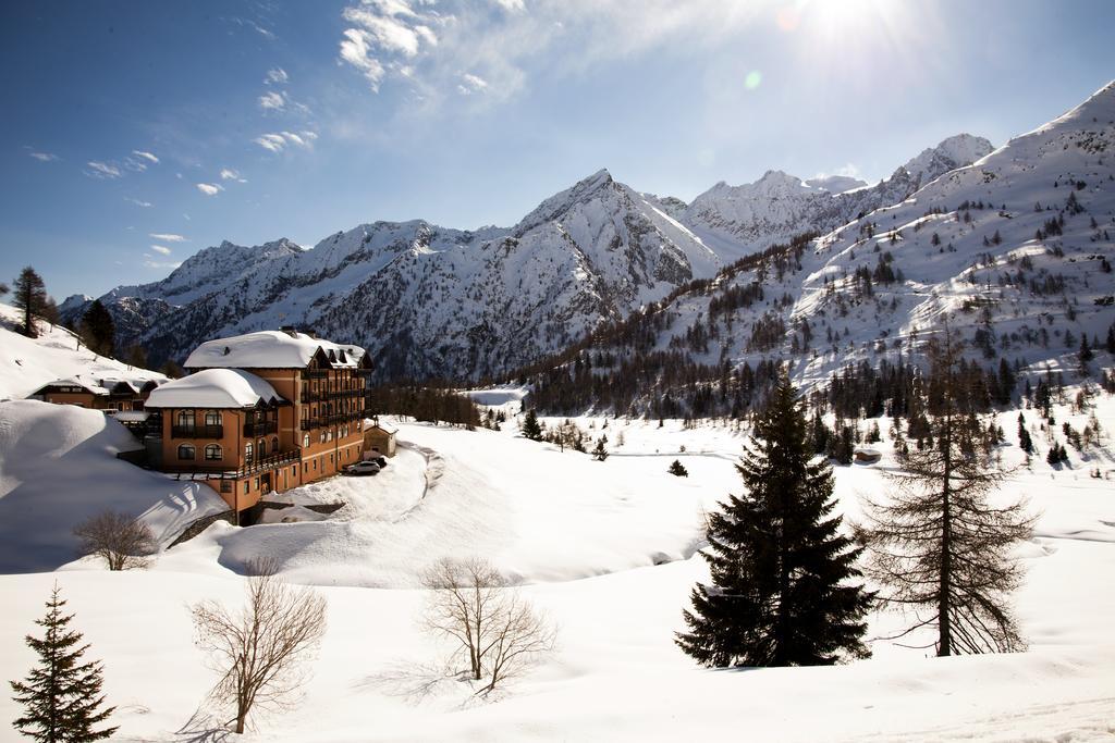 Locanda Locatori Passo del Tonale Exterior photo